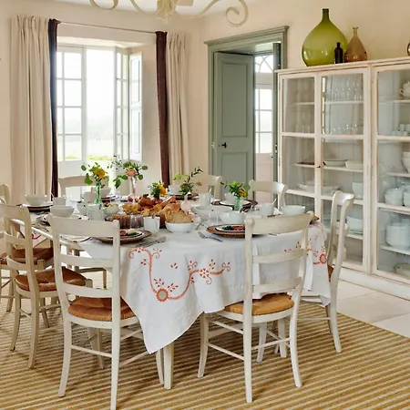 فيلة De La Roussie Saint-Sulpice-de-Mareuil