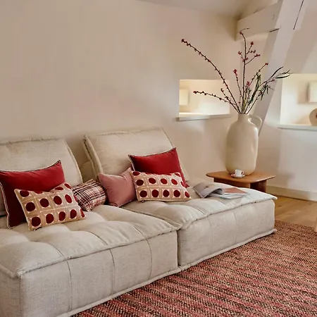 فيلة De La Roussie *